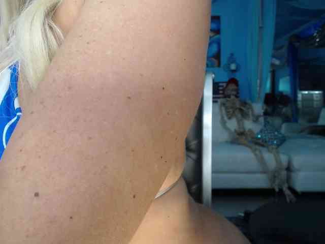 adrianna_fox