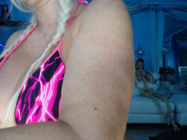 adrianna_fox webcam