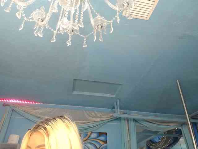 adrianna_fox webcam