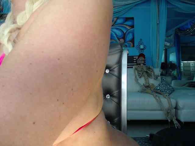 adrianna_fox