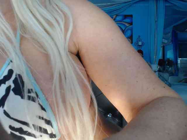 adrianna_fox webcam