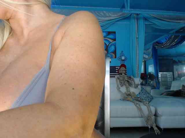 adrianna_fox webcam
