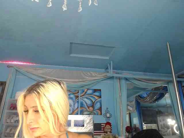 adrianna_fox adrianna_fox