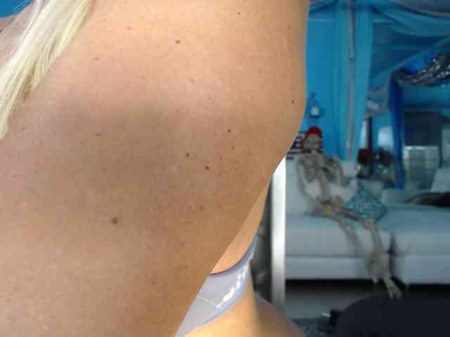 adrianna_fox webcam