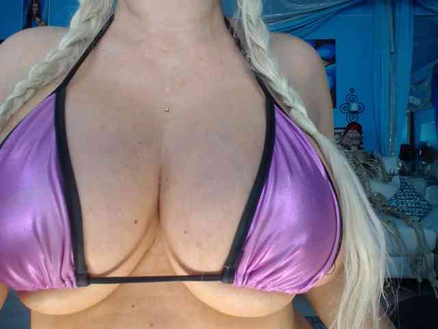 adrianna_fox webcam