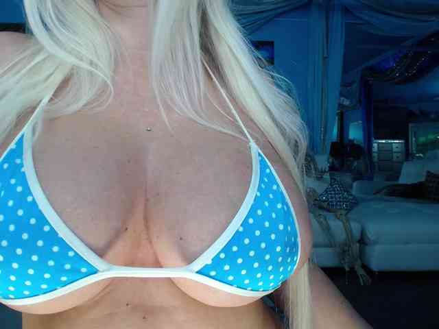 adrianna_fox webcam