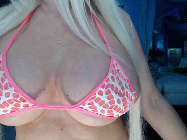 adrianna_fox webcam
