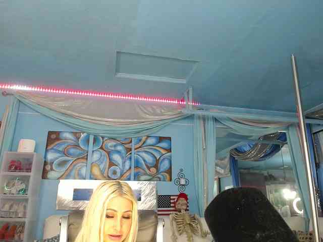 adrianna_fox webcam