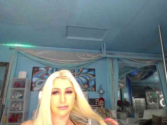 Model: adrianna_fox