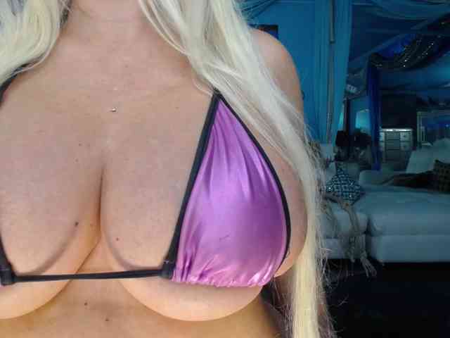adrianna_fox webcam