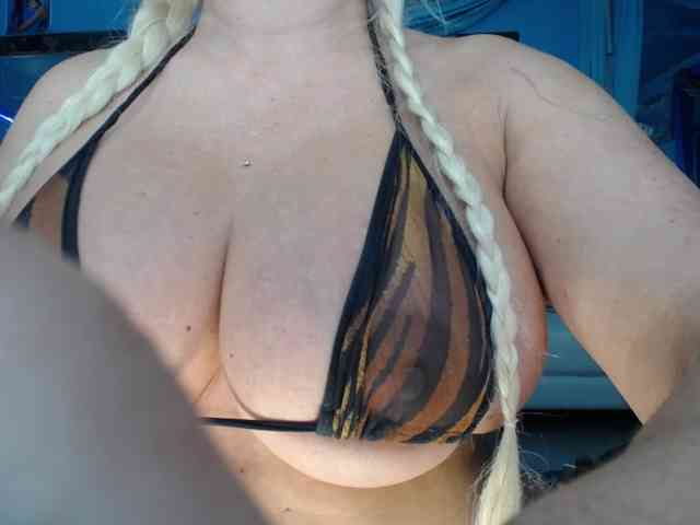 adrianna_fox