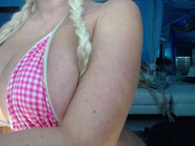 adrianna_fox