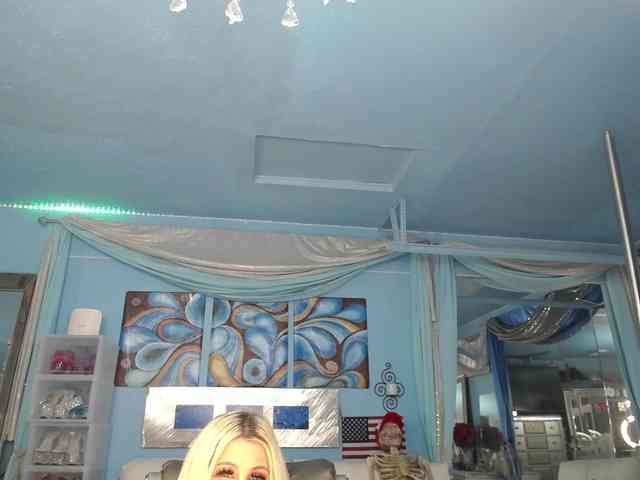 adrianna_fox adrianna_fox