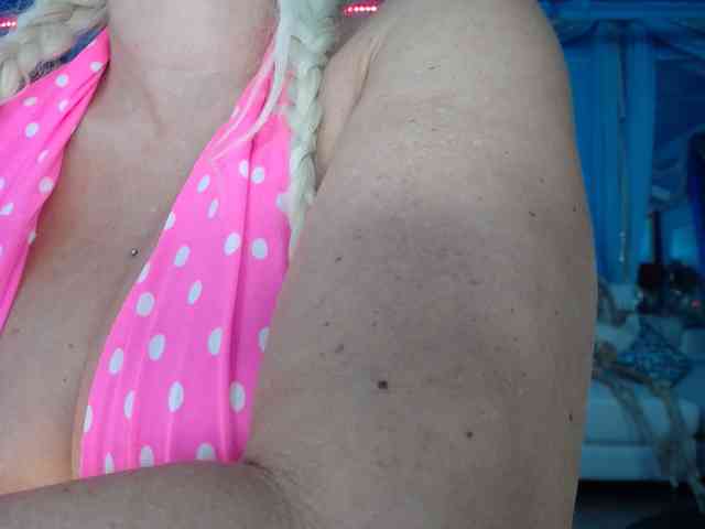 adrianna_fox webcam