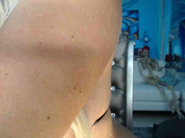 adrianna_fox webcam