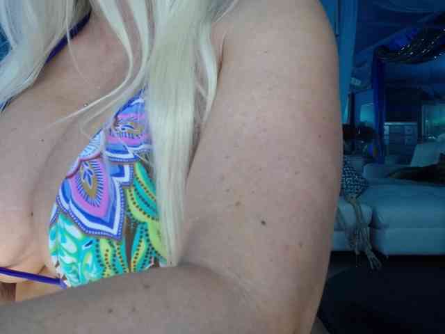 adrianna_fox webcam
