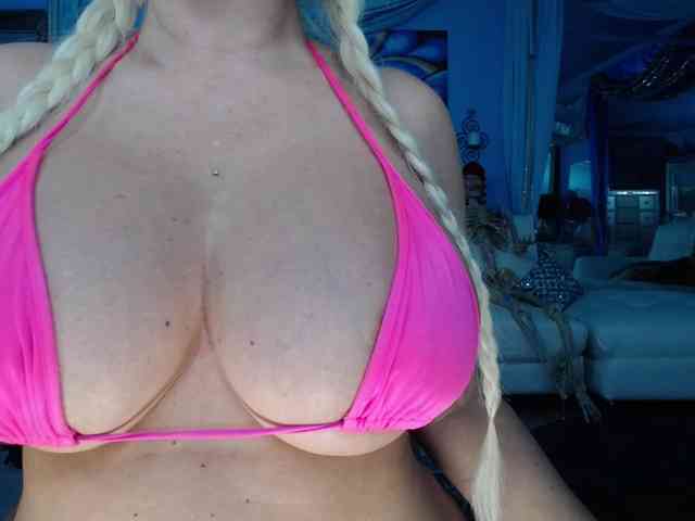 adrianna_fox