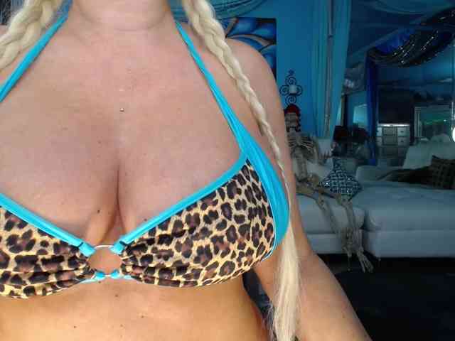 adrianna_fox