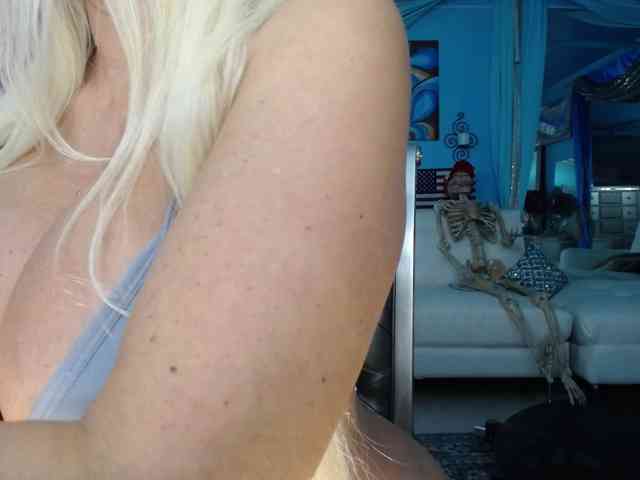 adrianna_fox