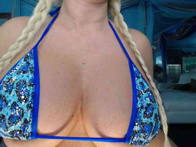 adrianna_fox webcam
