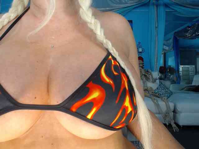 adrianna_fox webcam