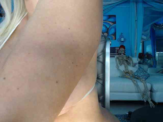 adrianna_fox webcam