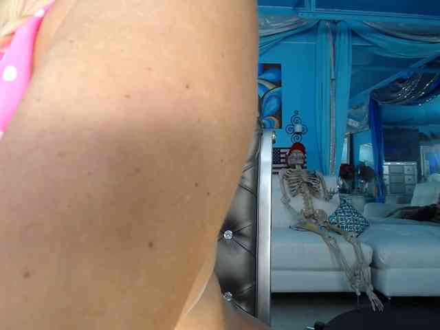 adrianna_fox