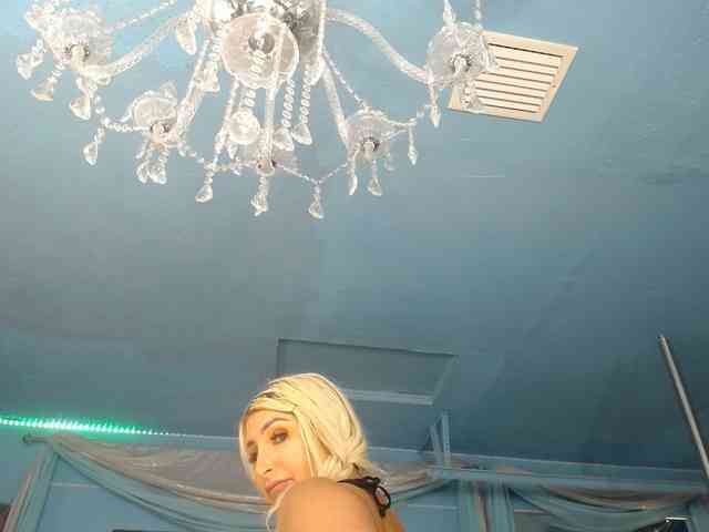 adrianna_fox webcam