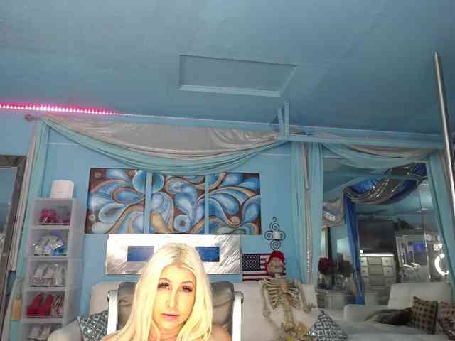 adrianna_fox adrianna_fox