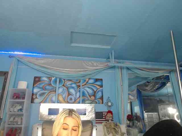 adrianna_fox webcam