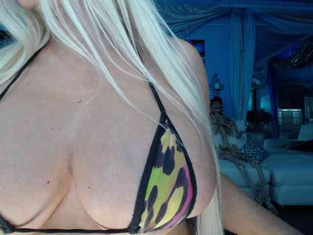 adrianna_fox webcam