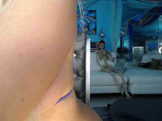 adrianna_fox