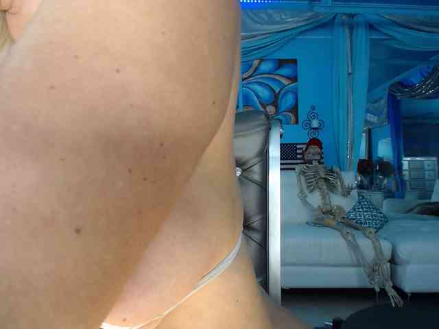 adrianna_fox webcam