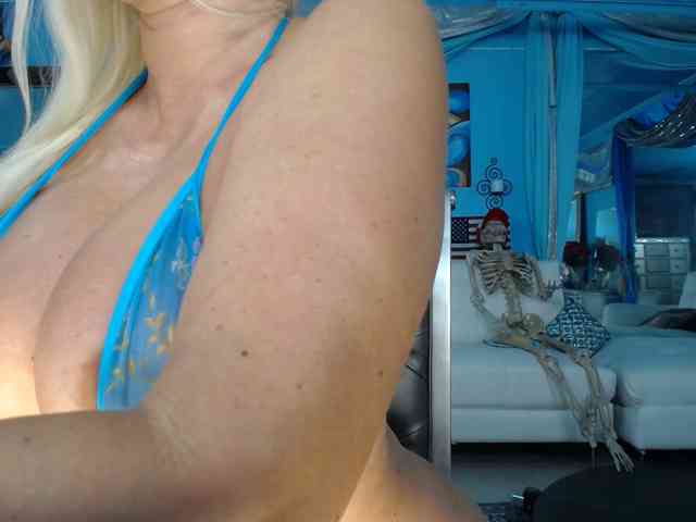 adrianna_fox webcam