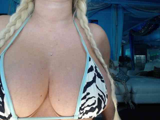 adrianna_fox