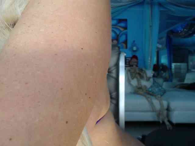 adrianna_fox webcam