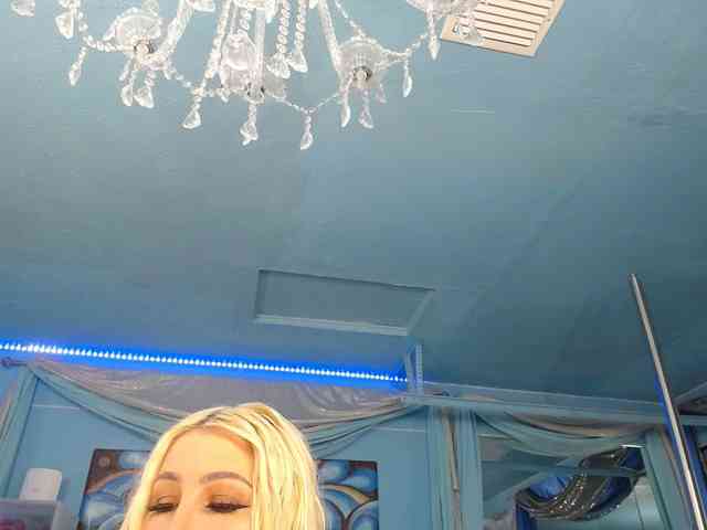 adrianna_fox webcam