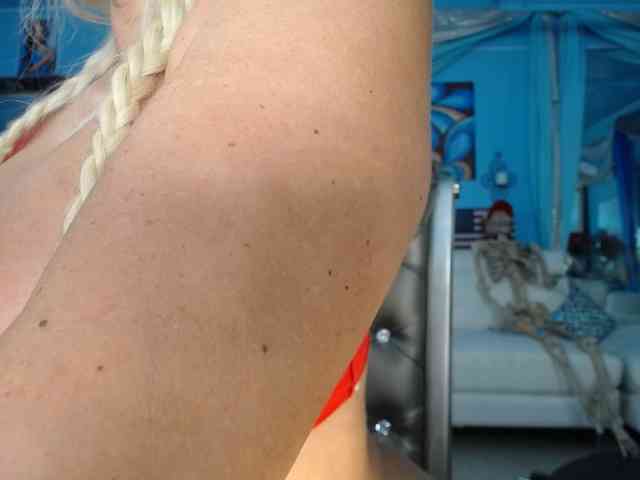 adrianna_fox webcam