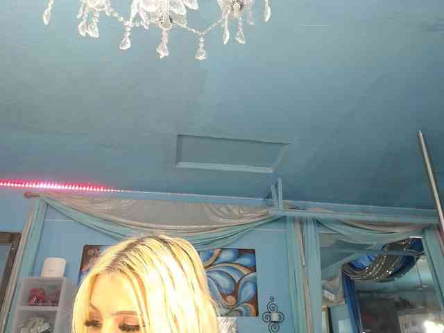 adrianna_fox webcam