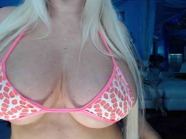adrianna_fox webcam