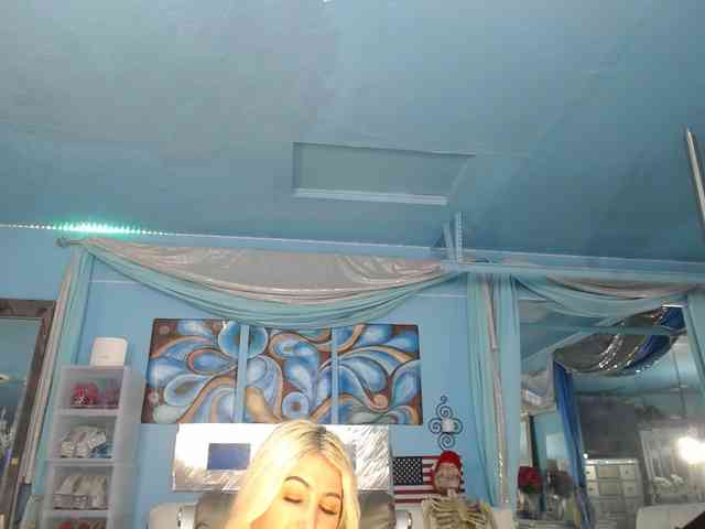 adrianna_fox webcam