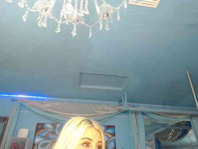adrianna_fox webcam