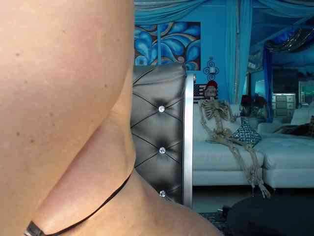 adrianna_fox Live Webcam on BongaCams
