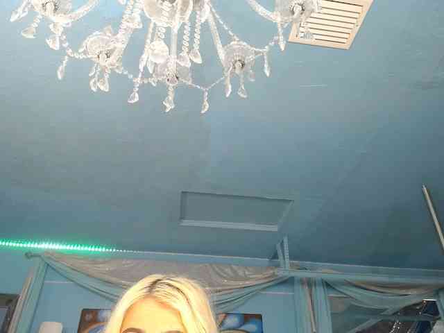 adrianna_fox webcam