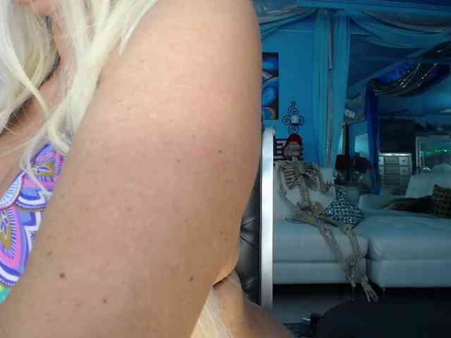 adrianna_fox webcam