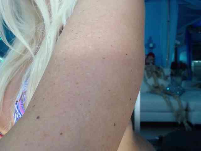 adrianna_fox webcam