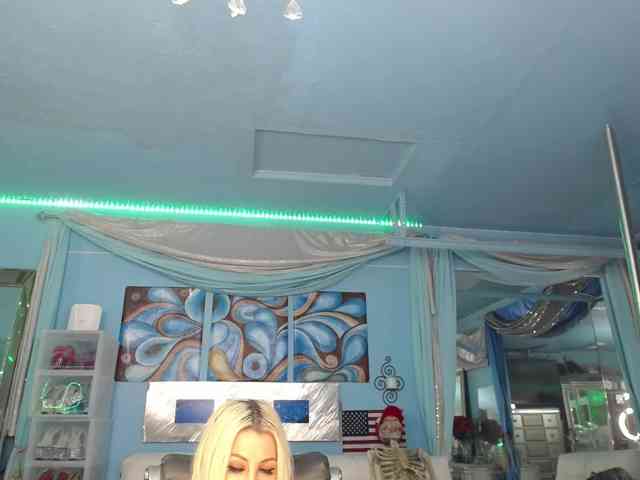 adrianna_fox webcam