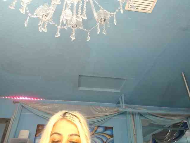 adrianna_fox webcam