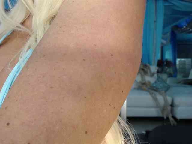 adrianna_fox webcam