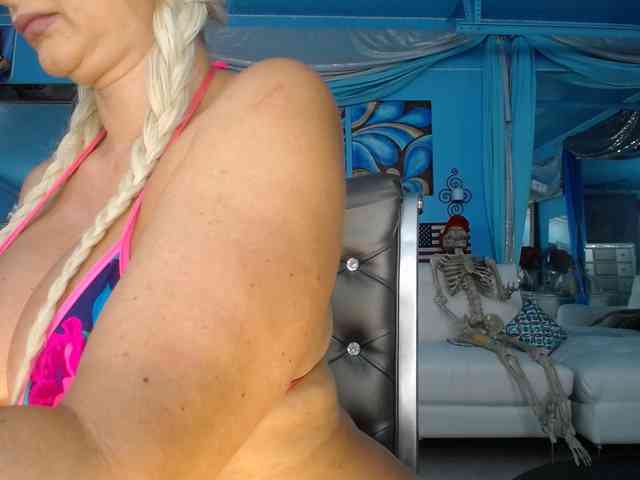 adrianna_fox
